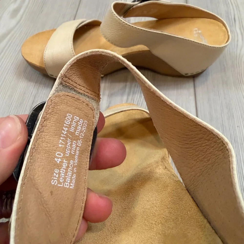 NEW Dansko Tanya Milled Burnished Linen Leather Wedge Sandals Cream 40 US 10
